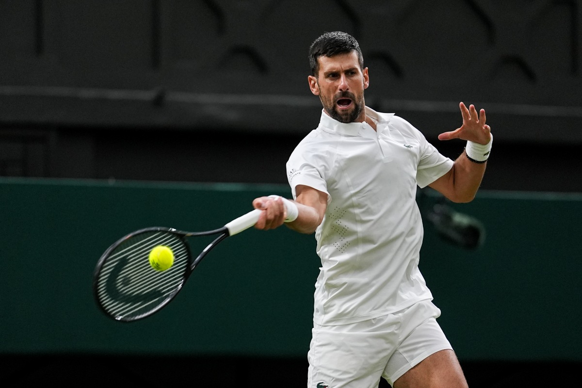 Djokovic avança em Wimbledon com vitória sobre Tsitsipas