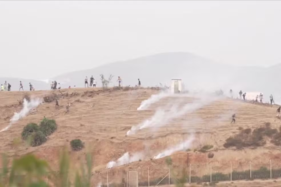 Crise migratória em Ceuta leva Espanha a mobilizar 400 policiais e Exército