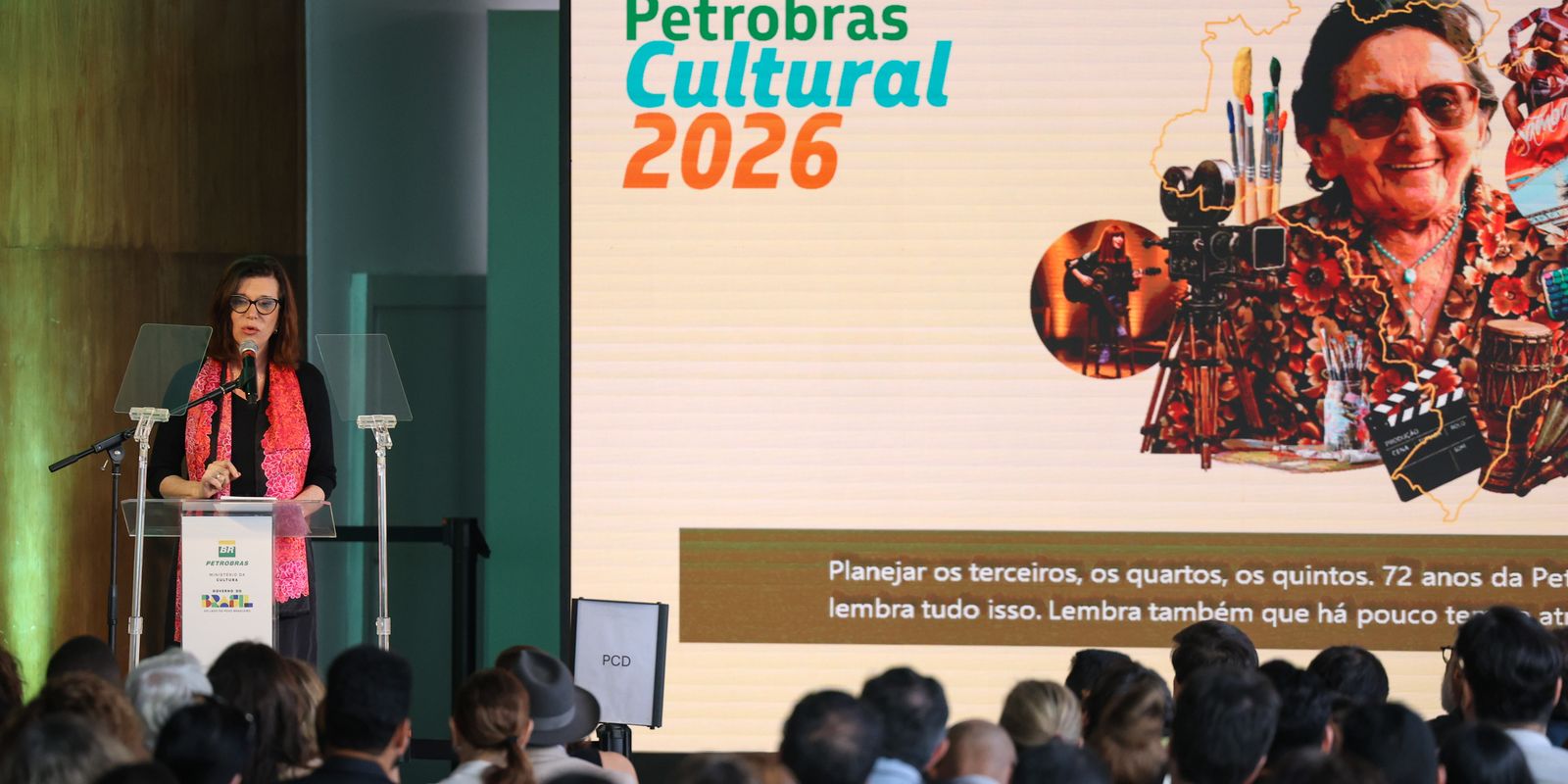 Preço da gasolina deve seguir queda dos preços internacionais, sinaliza Petrobras
