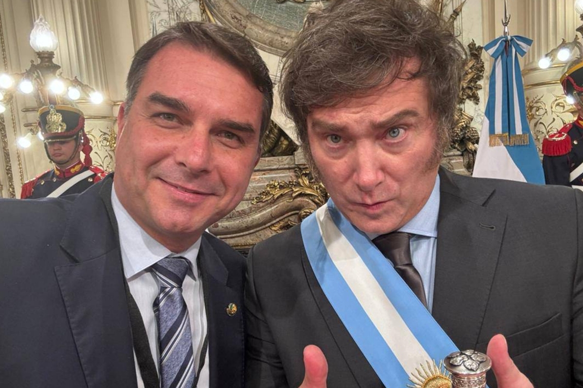 Inteligência Artificial: Flávio Bolsonaro voa com Javier Milei em vídeo