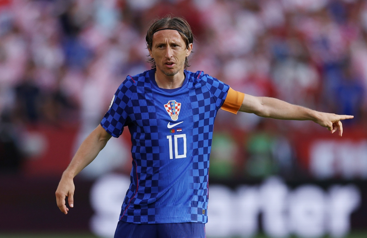Luka Modric adia aposentadoria e encaminha renovação de contrato com o Milan