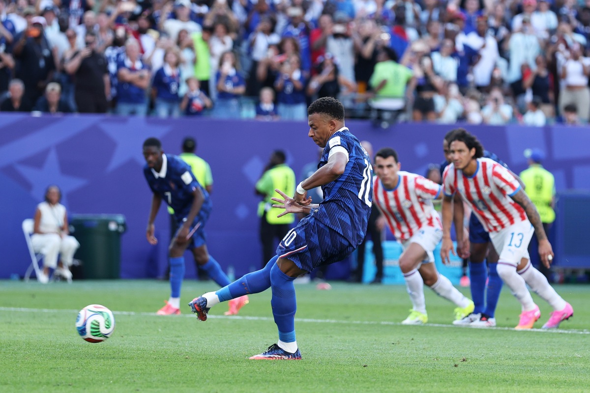 Mbappé alcança Messi na artilharia da Copa do Mundo após gol decisivo