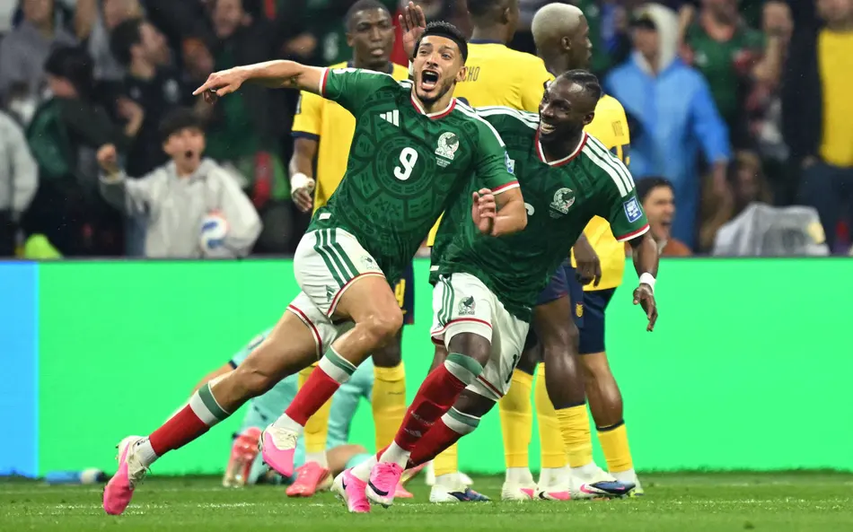 México supera Equador por 2 a 0 e garante vaga nas oitavas da Copa com 100% de aproveitamento