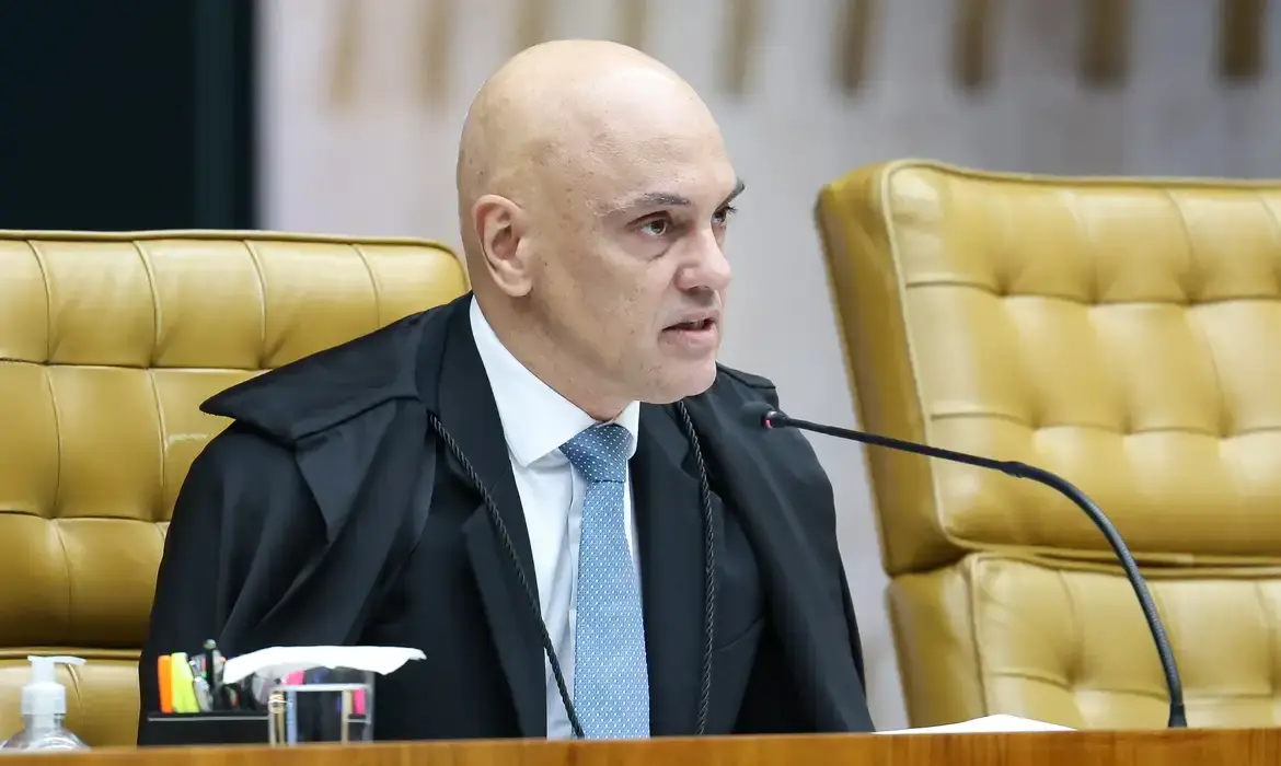 Moraes dá 48 horas para Bolsonaro explicar vídeo de inteligência artificial