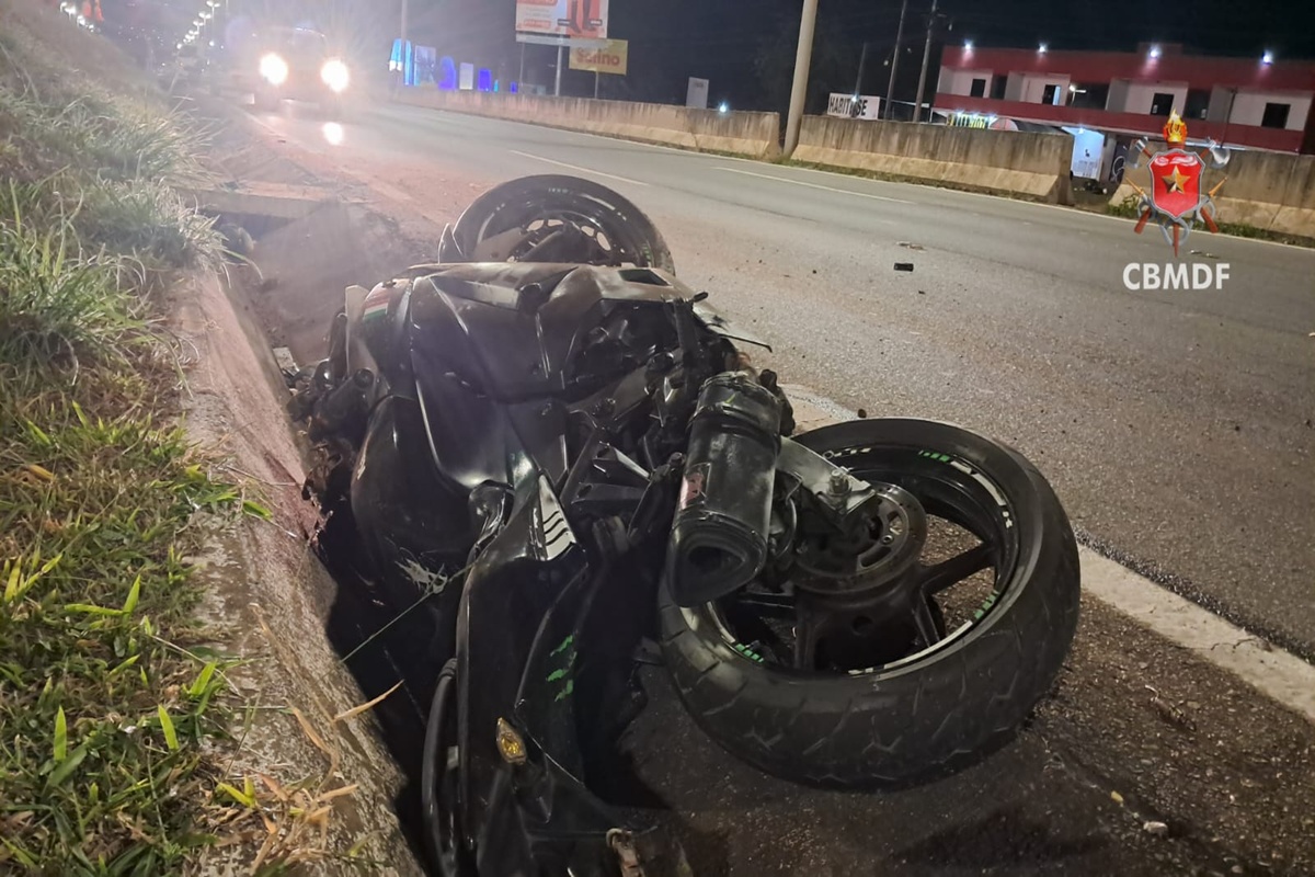 Motociclista morre em acidente na BR-020 após colisão com mureta