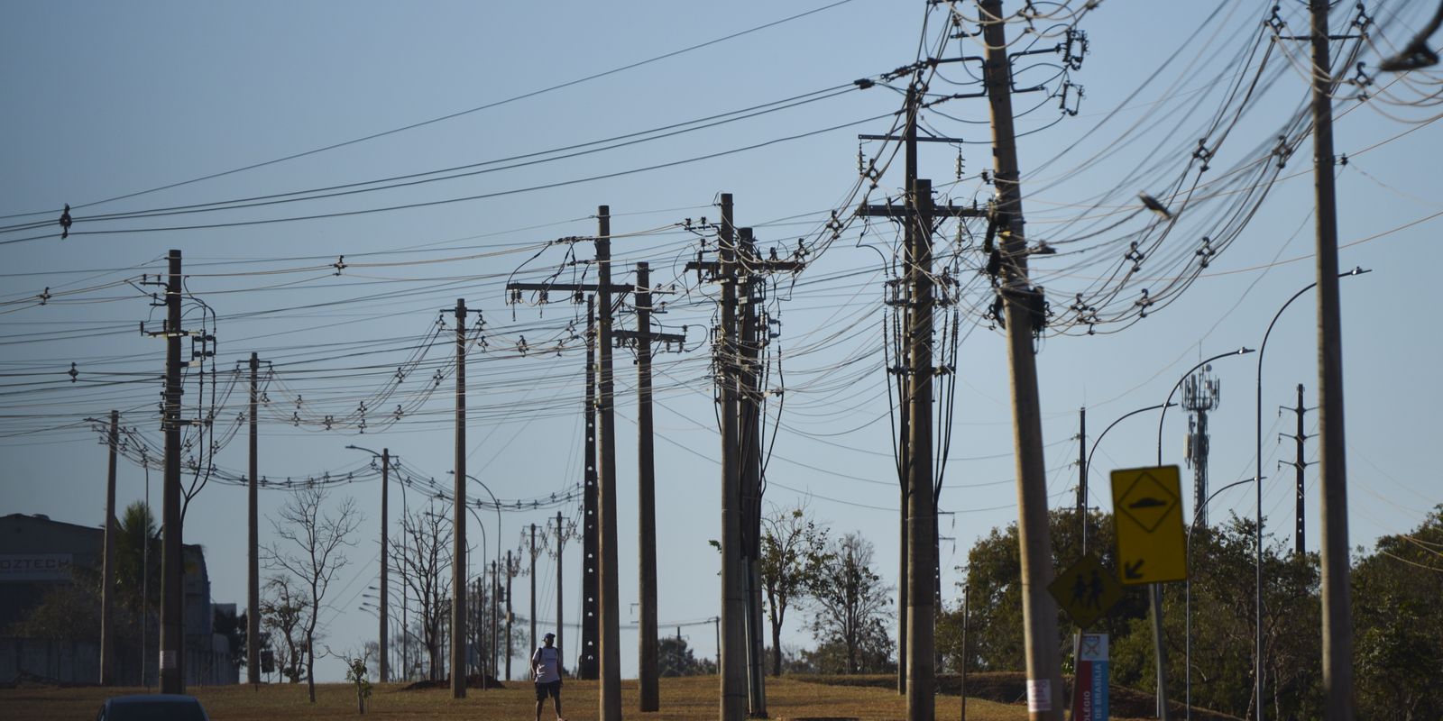 Número de acidentes com rede elétrica cresce no Brasil em 2025, mas mortes caem