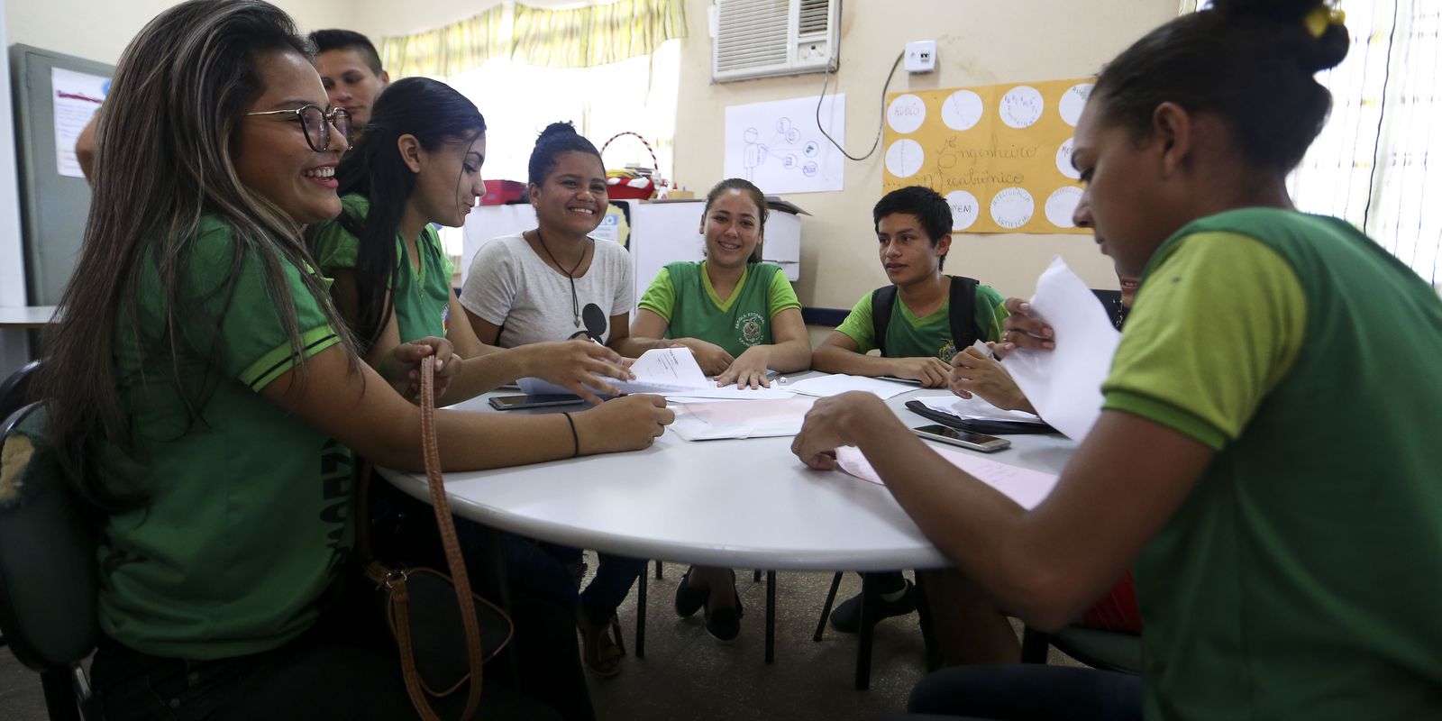 Pé-de-Meia: estudantes nascidos em setembro e outubro recebem nova parcela