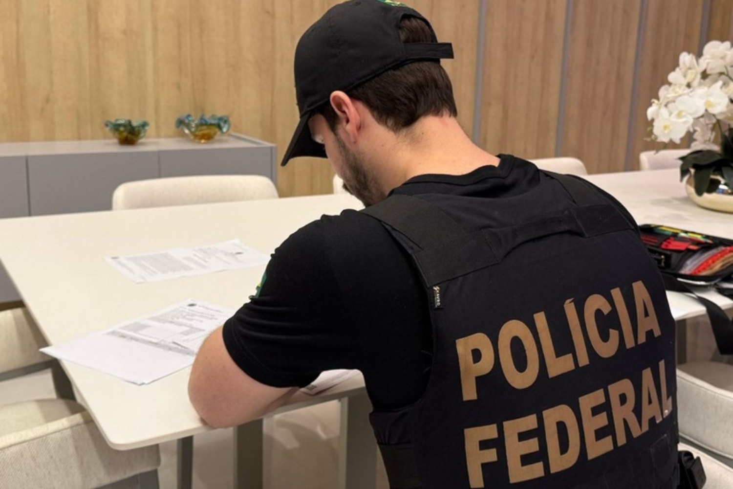 Polícia Federal deflagra operação contra lavagem de dinheiro de apostas ilegais em três estados