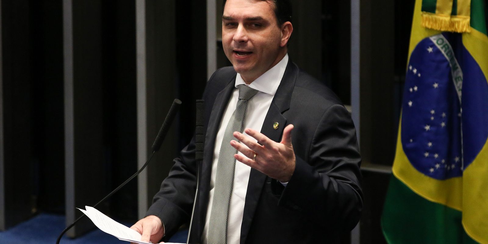 PGR solicita oitiva de Flávio Bolsonaro em investigação por calúnia contra Lula