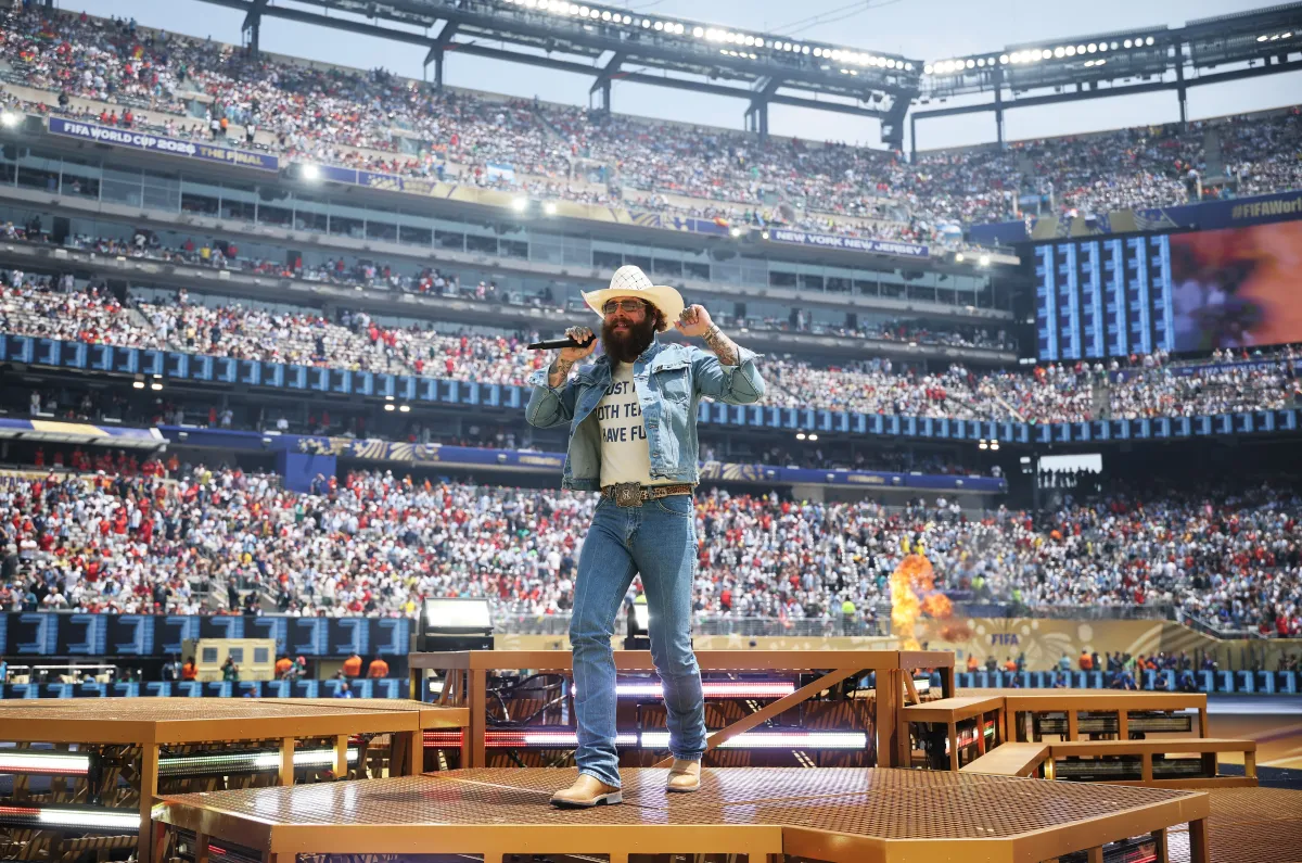 Post Malone e IShowSpeed se apresentam antes da final da Copa do Mundo