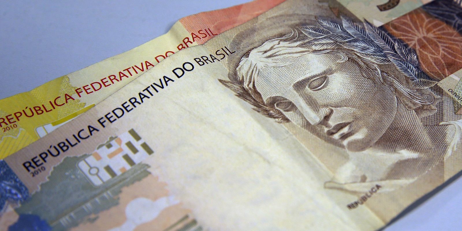 Saques da poupança excedem depósitos em R$ 39,3 bilhões no semestre