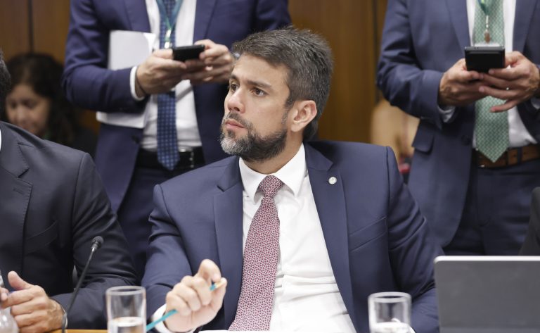 Projeto permite que fundos regionais forneçam garantias para obras de infraestrutura