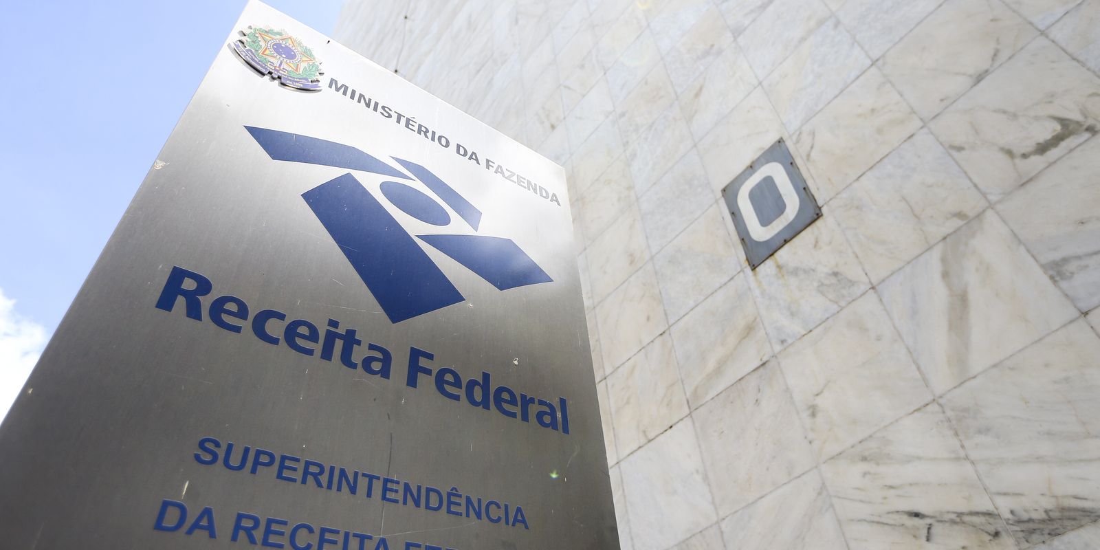 Receita federal reduz projeção de arrecadação com imposto de renda sobre dividendos