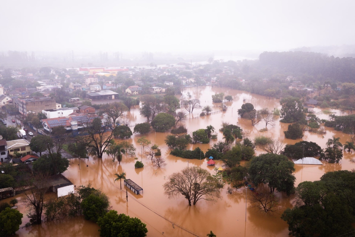 Chuvas e alagamentos no Rio Grande do Sul deslocam mais de 1,6 mil pessoas