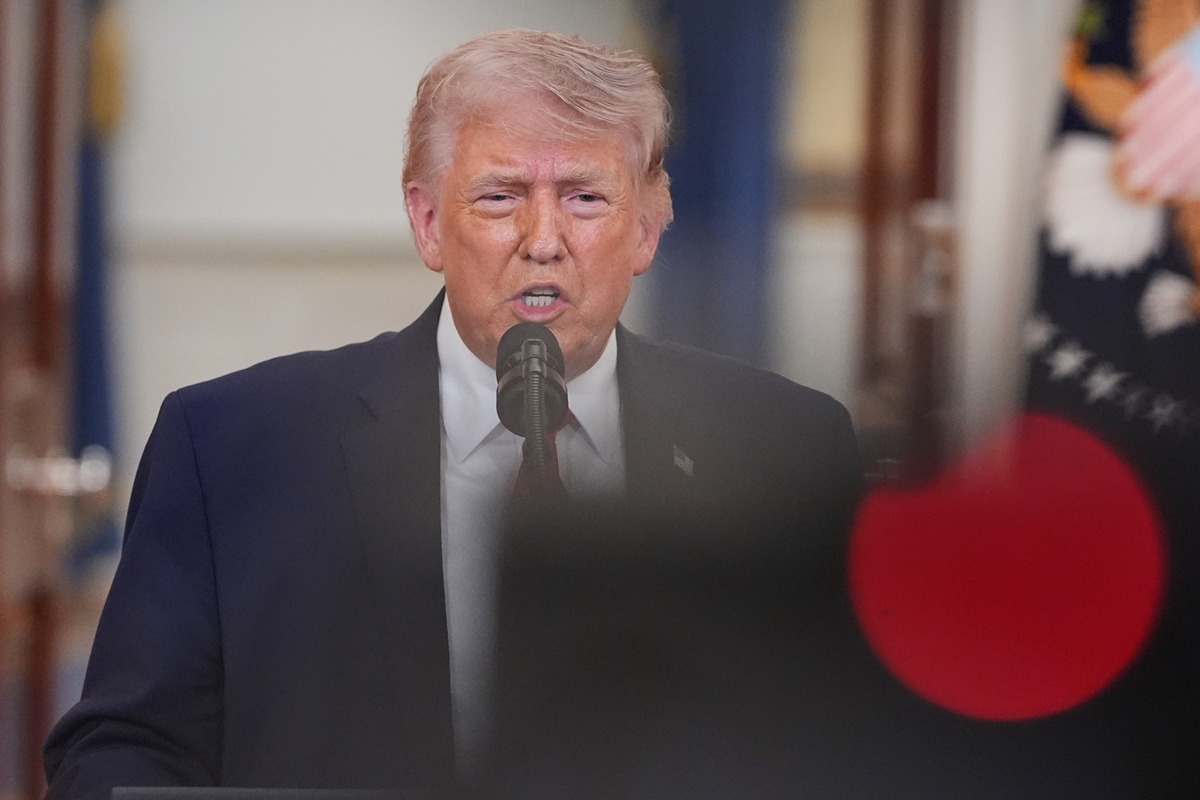 Donald Trump anuncia taxa de 20% para navegação no Estreito de Ormuz