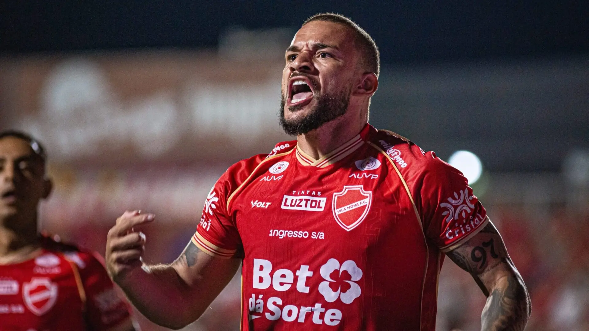 Vila Nova busca retomar liderança da Série B em confronto direto contra o Juventude