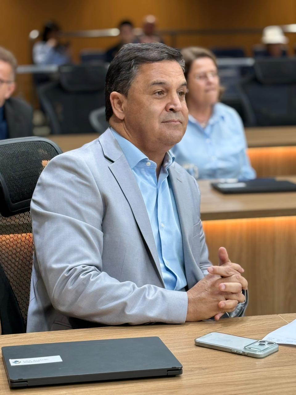 Wilde Cambão destina mais de R$ 45 milhões ao Entorno e reforça protagonismo na região