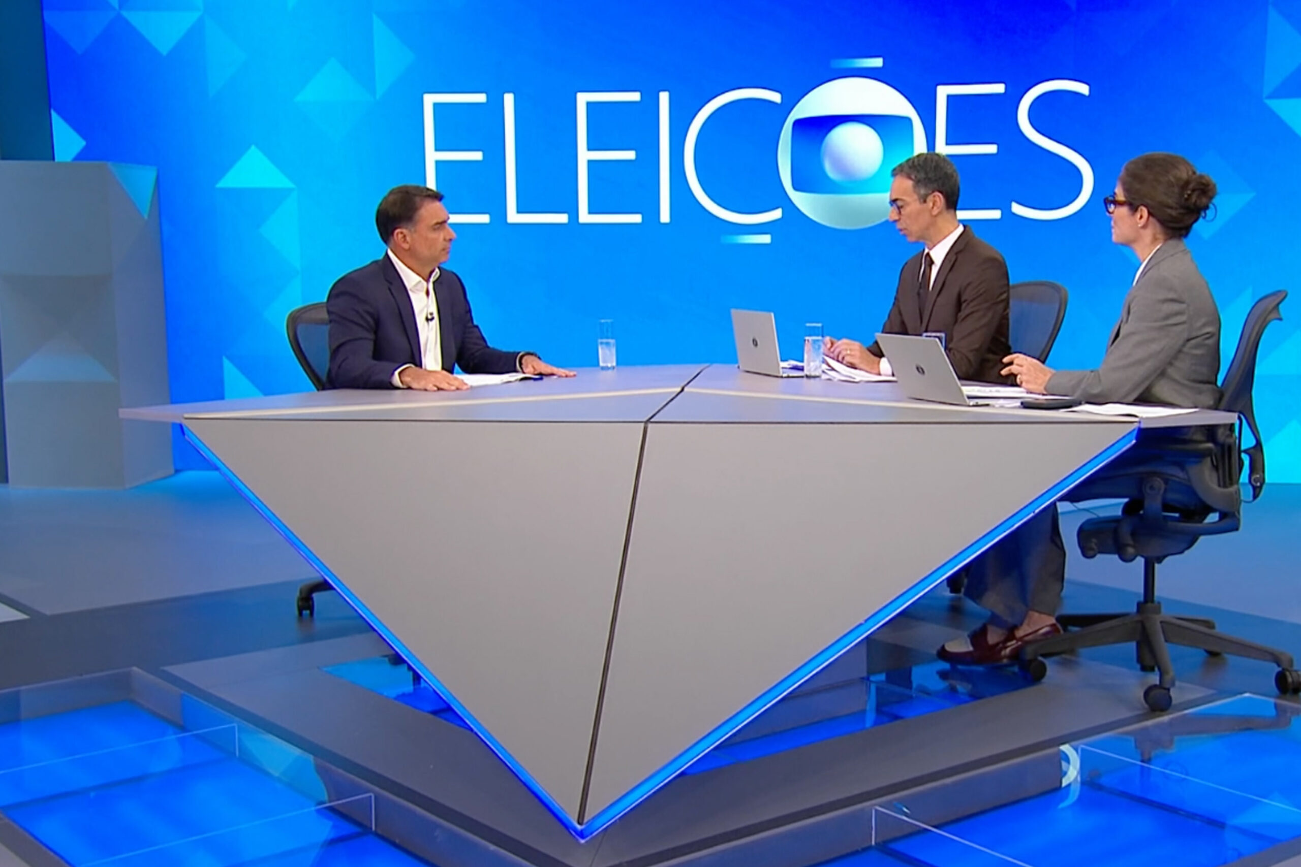 Flávio Bolsonaro usa ataques a Lula para desviar de escândalo com Daniel Vorcaro