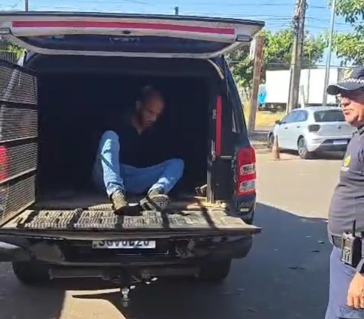 Homem é preso e agredido pela população após ato obsceno no Gama