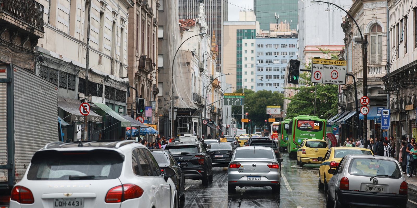 Seguro auto e adesivo eleitoral: motoristas podem perder cobertura em 2026