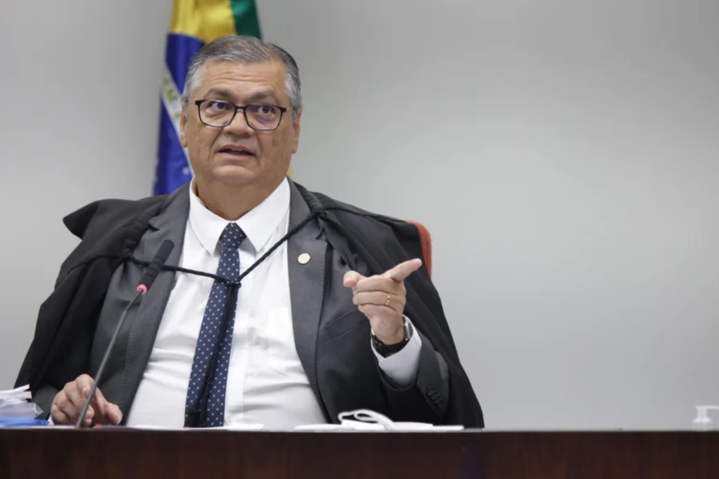 Flávio dino será presidente da república, afirma felipe camarão em podcast