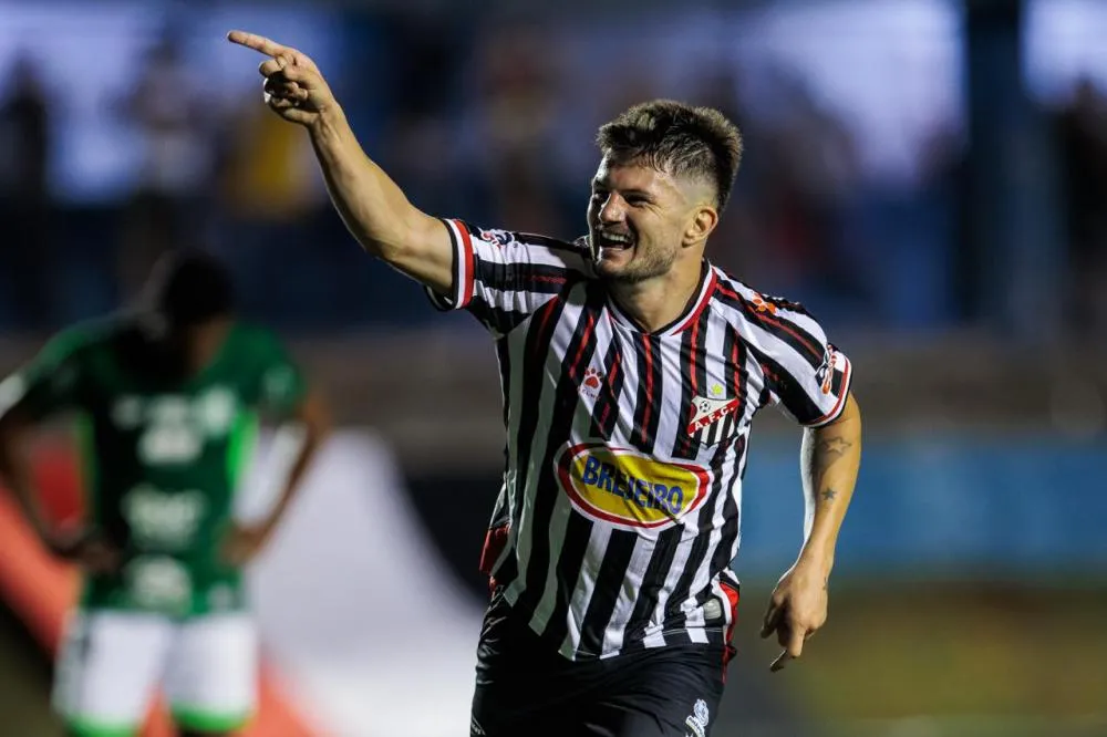 Anápolis vence o Guarani de virada na Série C e deixa a zona de rebaixamento