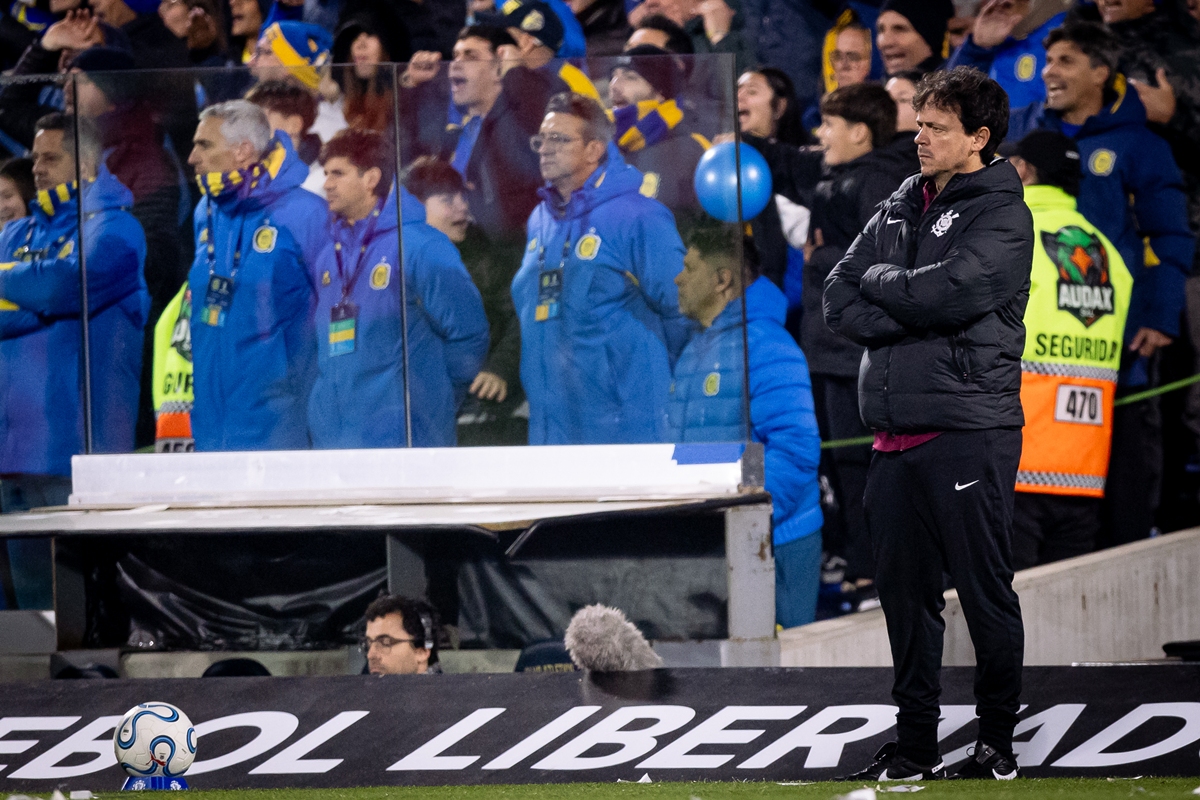 Fernando Diniz lamenta saída de Memphis após empate do Corinthians