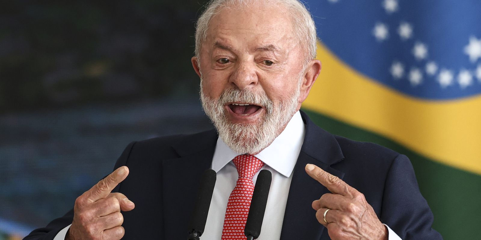 Lula critica revogação de visto de embaixadora e cobra respeito dos Estados Unidos