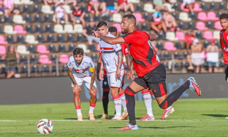 Atlético-GO e Botafogo-SP se enfrentam em jogo decisivo na Série B