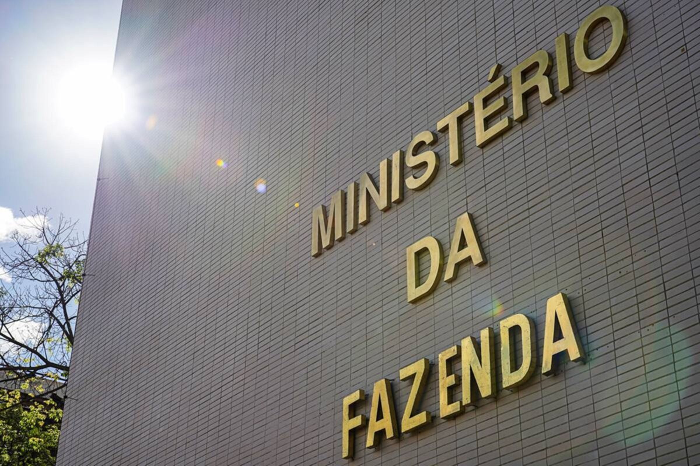 DHL aciona Fazenda para ampliar corte no imposto da taxa das blusinhas
