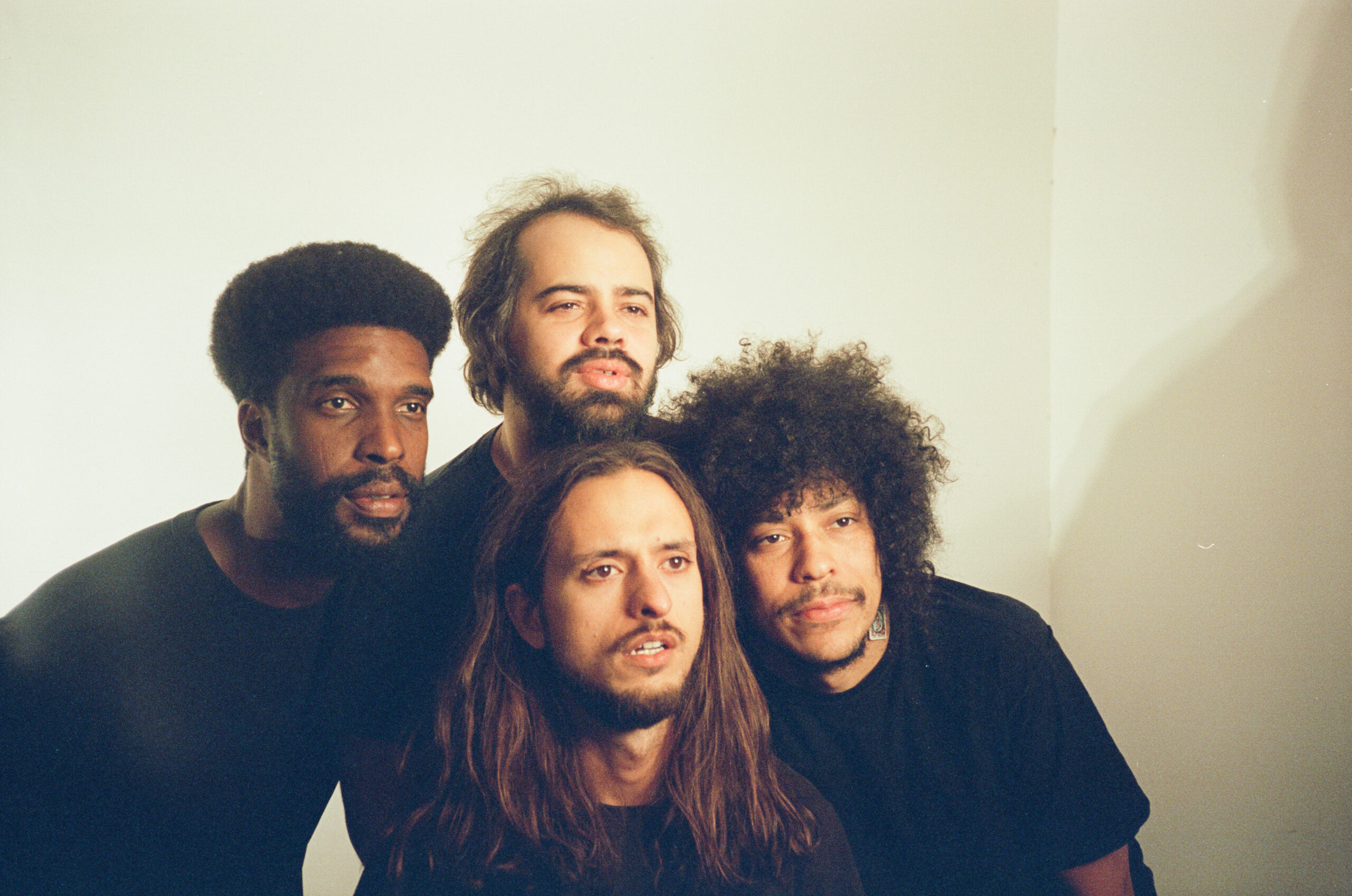 Boogarins toca Clube da Esquina no Festival Bananada nesta sexta