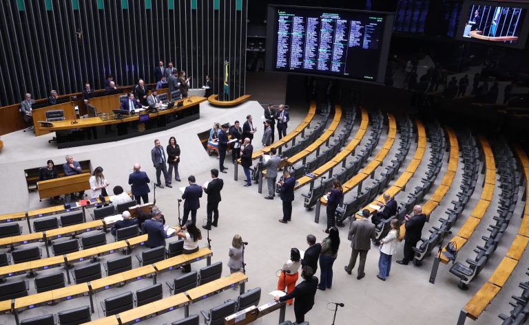 Câmara aprova PL para a criação de cargos no TRT da 7ª Região em Fortaleza