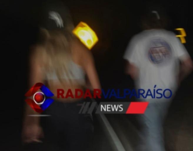 Casal fazendo sexo na moita é confundido com suspeitos pela polícia