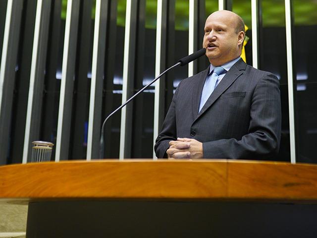 Célio Silveira lidera pesquisa para deputado federal em Luziânia com 36,9%, aponta IGAPE