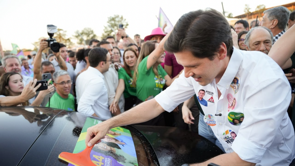 Daniel Vilela inicia campanha eleitoral em Goiânia com adesivaço no Serra Dourada