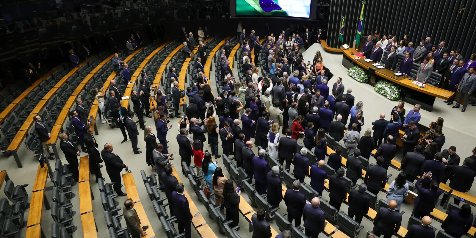 Congresso analisa MP que zera a taxa das blusinhas nesta segunda-feira