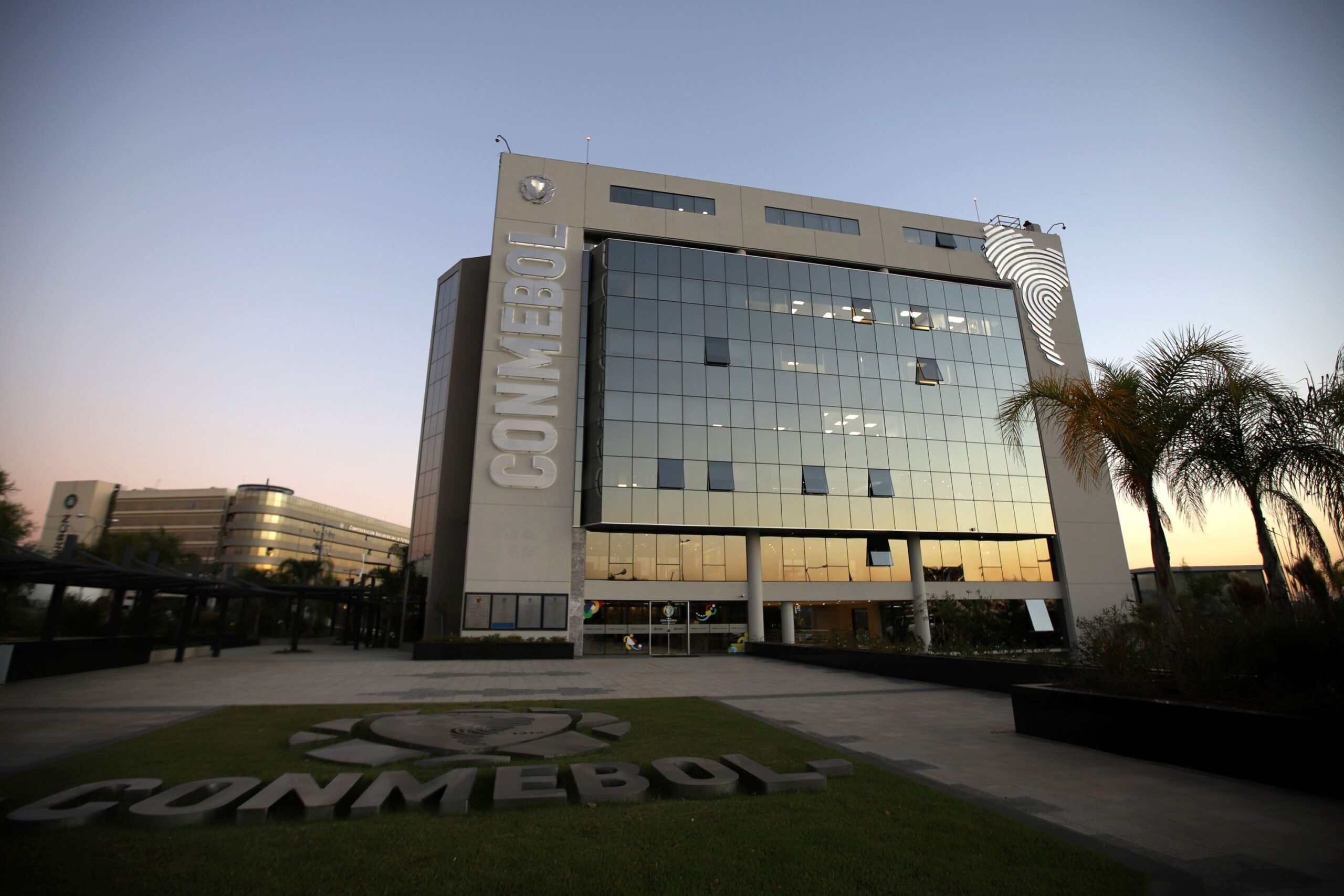 Conmebol suspende partidas de clubes da Colômbia após forte terremoto