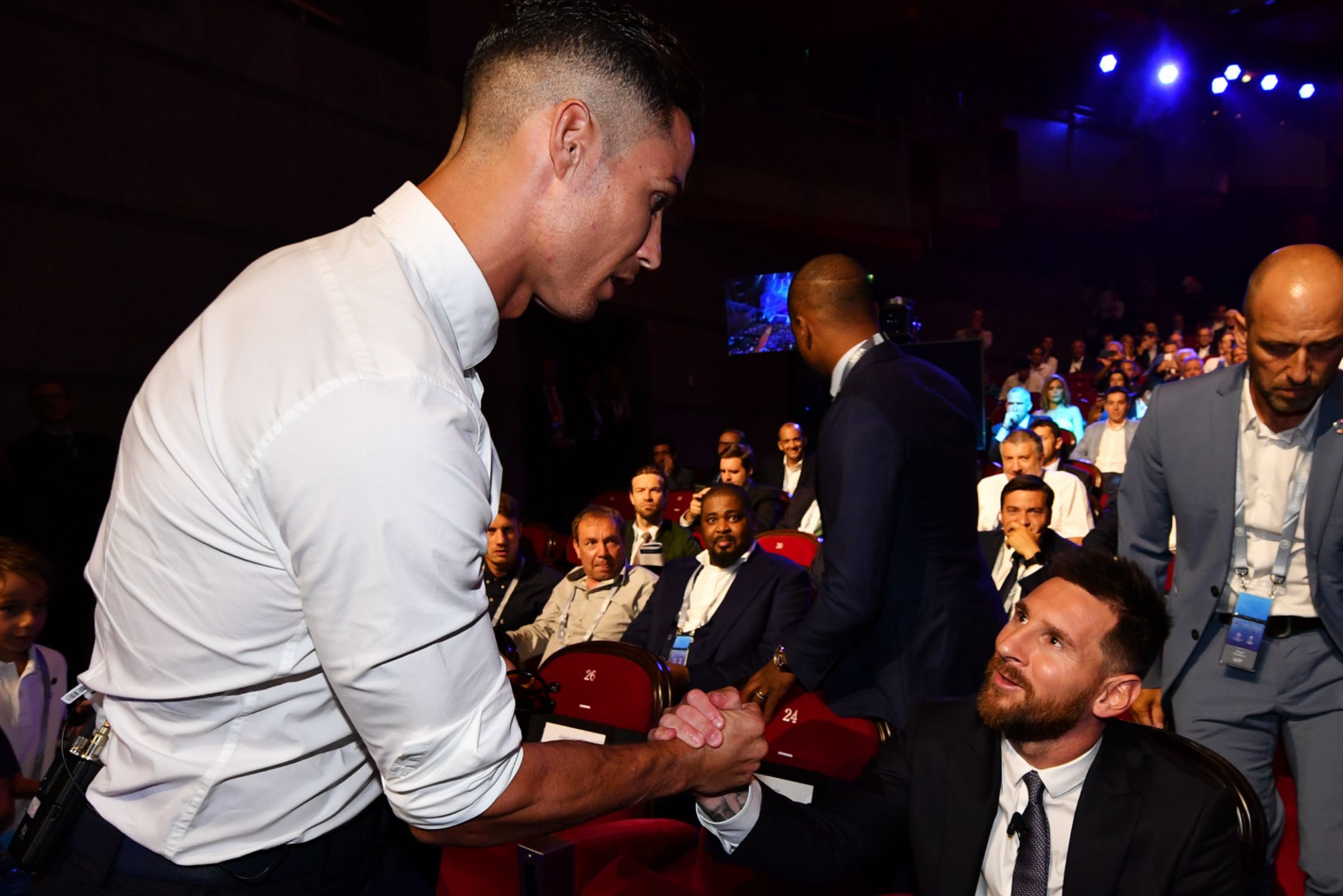 Cristiano Ronaldo manifesta apoio público após a morte do pai de Messi