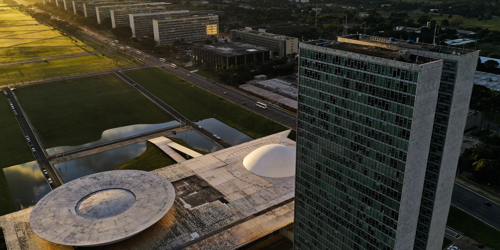 Eleições 2026: entenda quais são as atribuições dos senadores e deputados