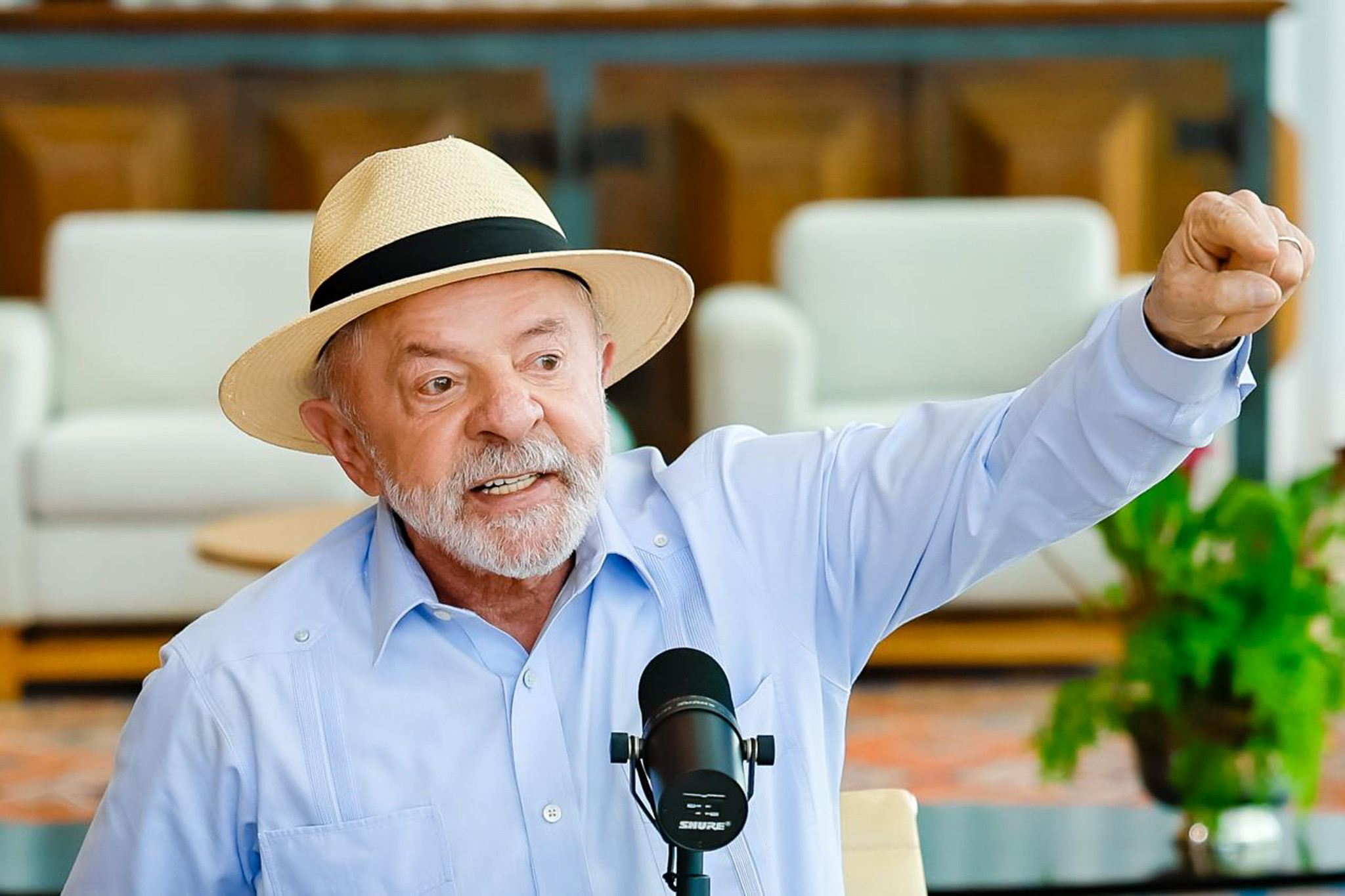 Lula rejeita interferência estrangeira no Brasil em discurso durante ato eleitoral em BH