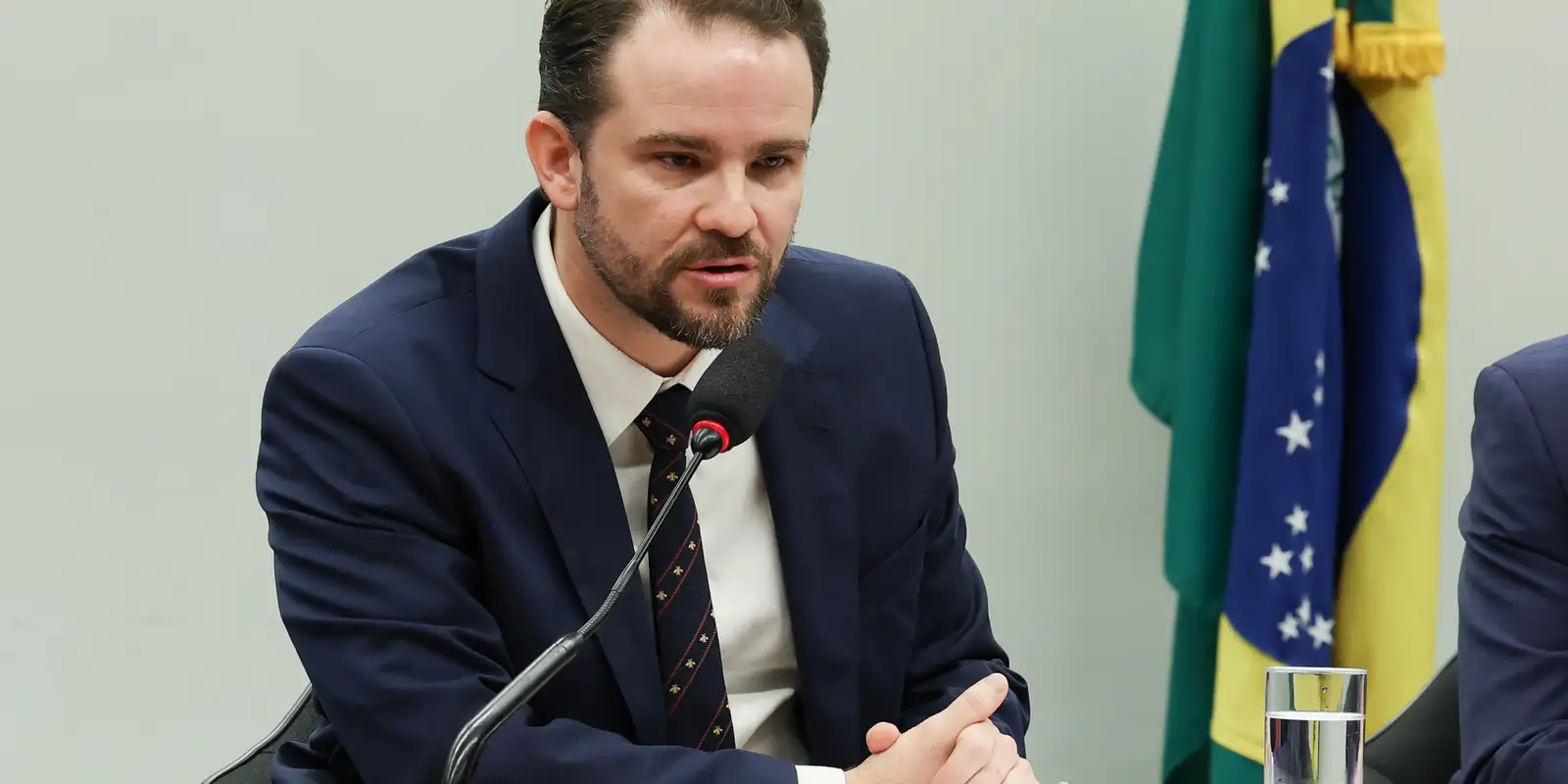 Fazenda autoriza operações de crédito com garantia da União para cinco estados