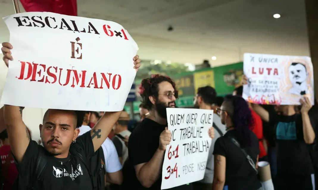 Fim da escala 6x1 avança no Senado sem alterações no texto aprovado