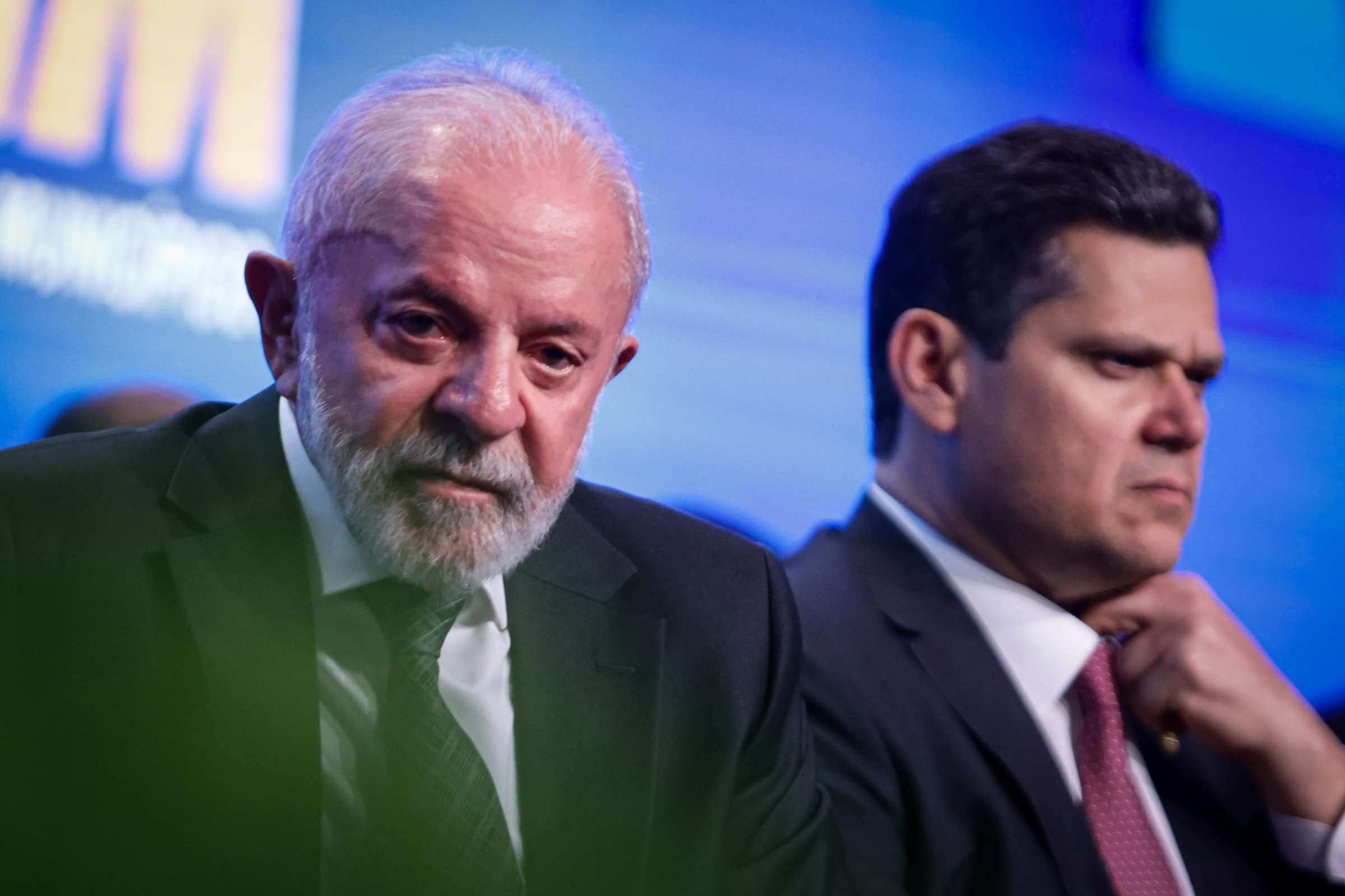 Lula e Alcolumbre se reúnem para destravar pauta do governo no Senado
