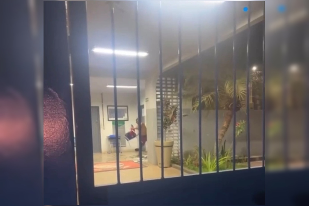 Homem é preso após praticar vandalismo em escola pública no interior de Goiás