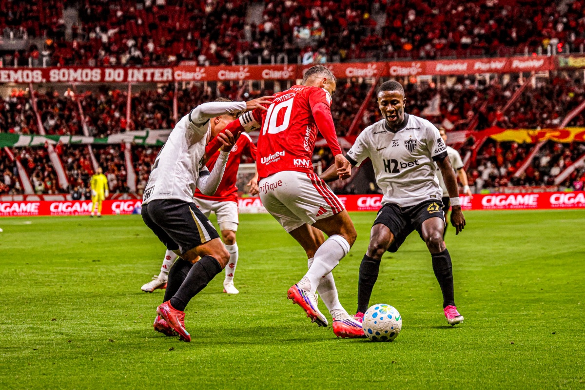 Internacional x Atlético-MG empatam sem gols no Beira-Rio pelo Brasileirão