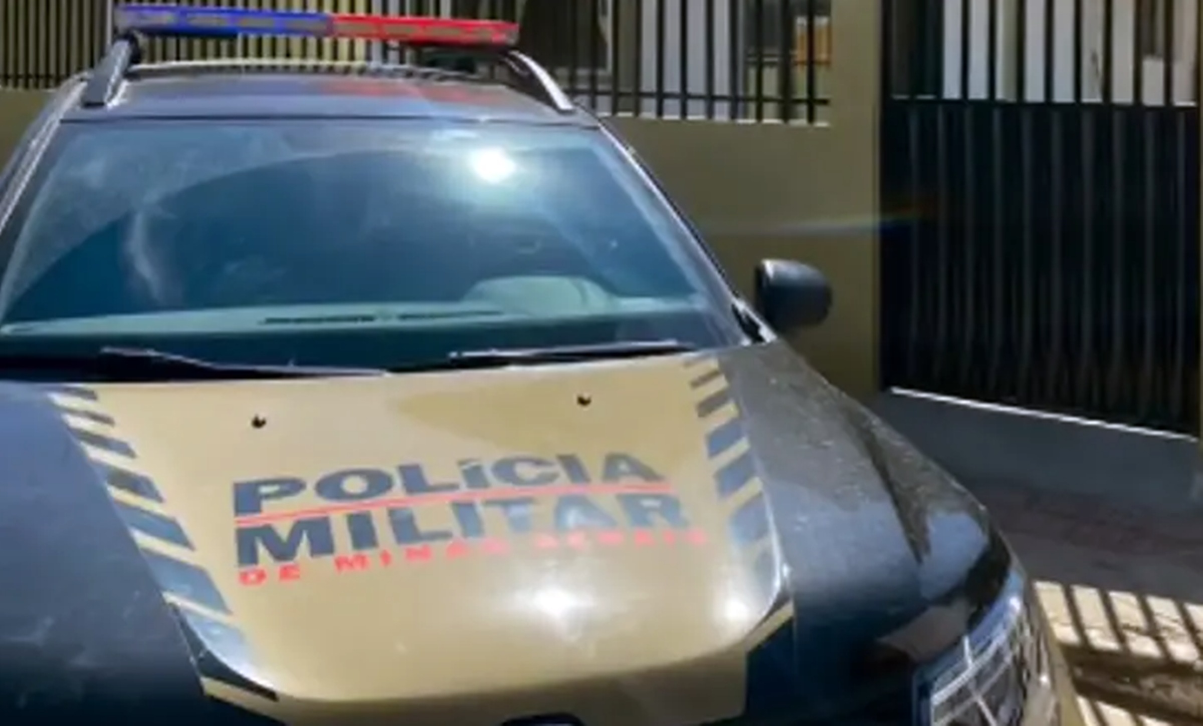Jovem morta a facadas em MG tinha bebê de 31 dias no local do crime