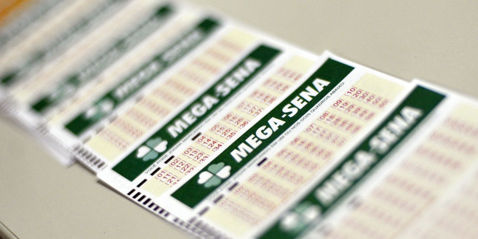 Sem ganhadores, o prêmio da Mega-Sena acumula em R$ 100 milhões para domingo