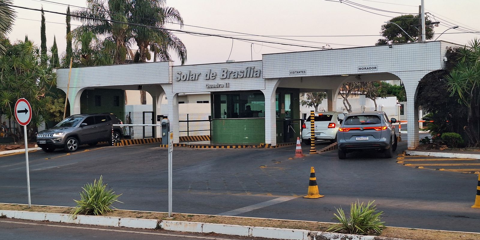 Moraes autoriza Bolsonaro a deixar prisão domiciliar para ir ao dentista no DF