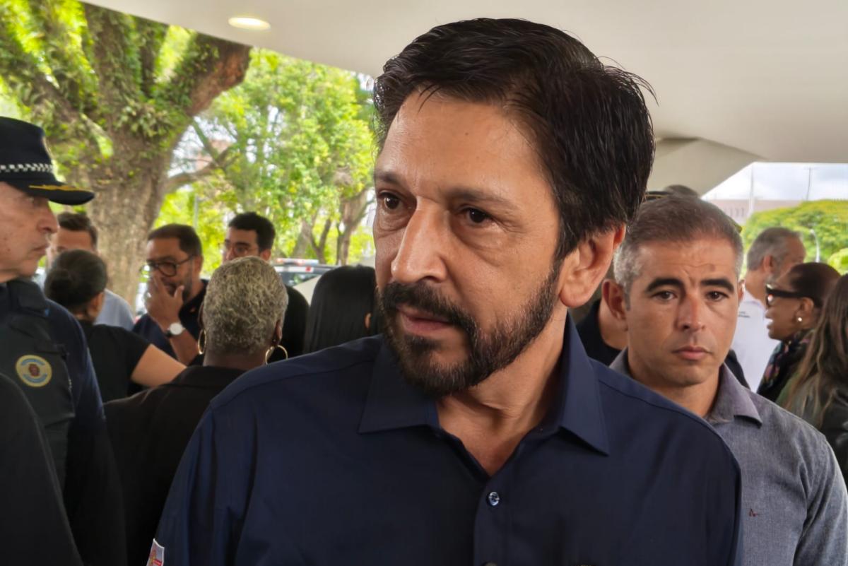 Ricardo Nunes cobra Fernando Haddad em debate após menção a contrato investigado