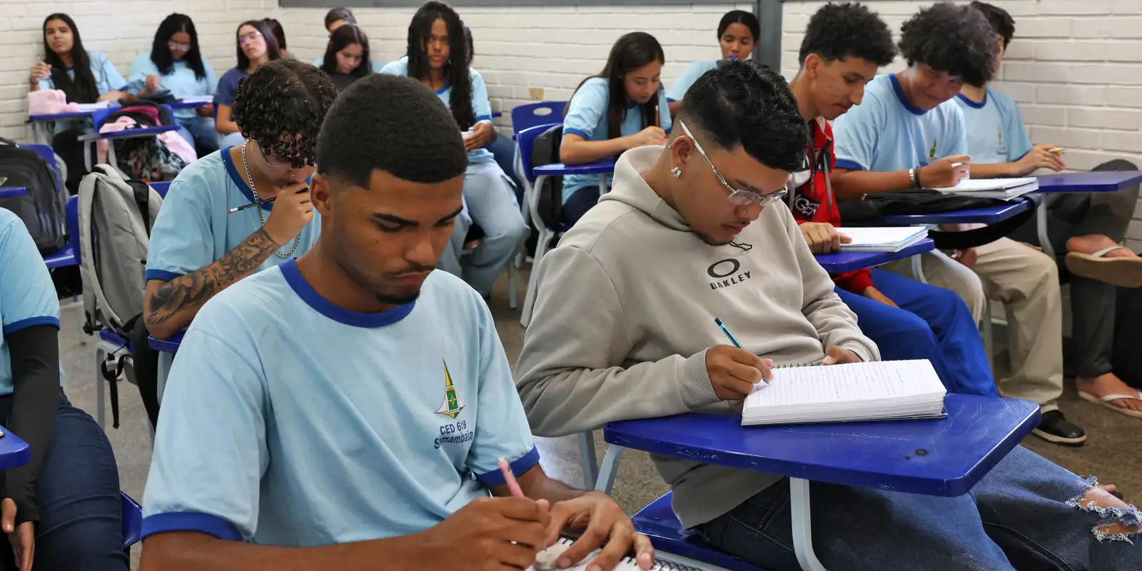 Programa Pé-de-Meia paga parcela de R$ 200 para nascidos em setembro e outubro